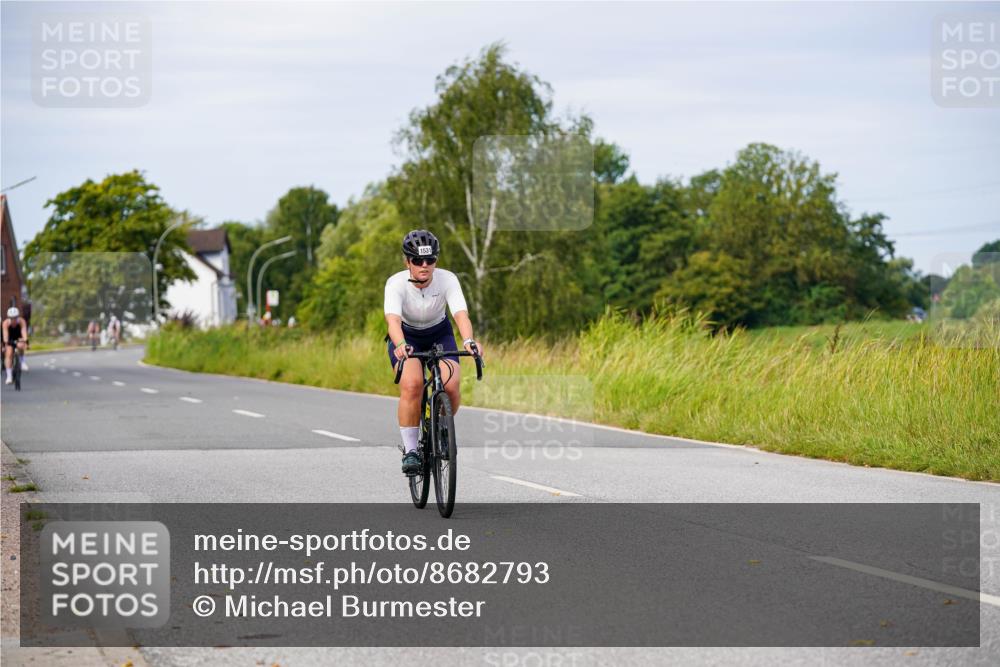 31.08.2025 - Elbe Triathlon Hamburg Michael Burmester http://msf.ph/oto/8682793 31.08.2025 11:06:04 Radfahren 1531, 1541, 1577 meine-sportfotos.de