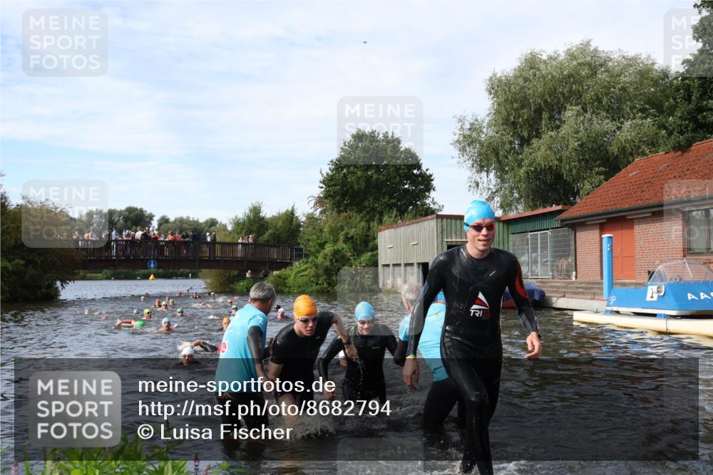 31.08.2025 - Elbe Triathlon Hamburg Luisa Fischer http://msf.ph/oto/8682794 31.08.2025 10:12:02 Schwimmen 943, 963, 981, 1016, 1031, 1039, 1076, 1086, 1158 meine-sportfotos.de
