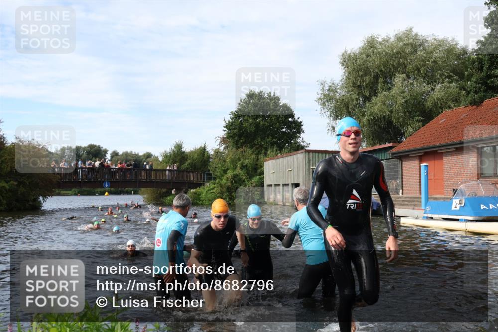 31.08.2025 - Elbe Triathlon Hamburg Luisa Fischer http://msf.ph/oto/8682796 31.08.2025 10:12:03 Schwimmen 943, 963, 981, 1016, 1020, 1031, 1039, 1076, 1080, 1086, 1158 meine-sportfotos.de
