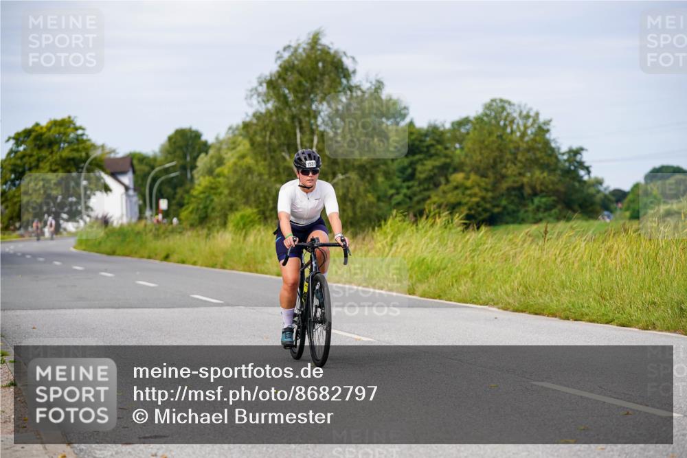 31.08.2025 - Elbe Triathlon Hamburg Michael Burmester http://msf.ph/oto/8682797 31.08.2025 11:06:04 Radfahren 1531, 1541, 1577 meine-sportfotos.de