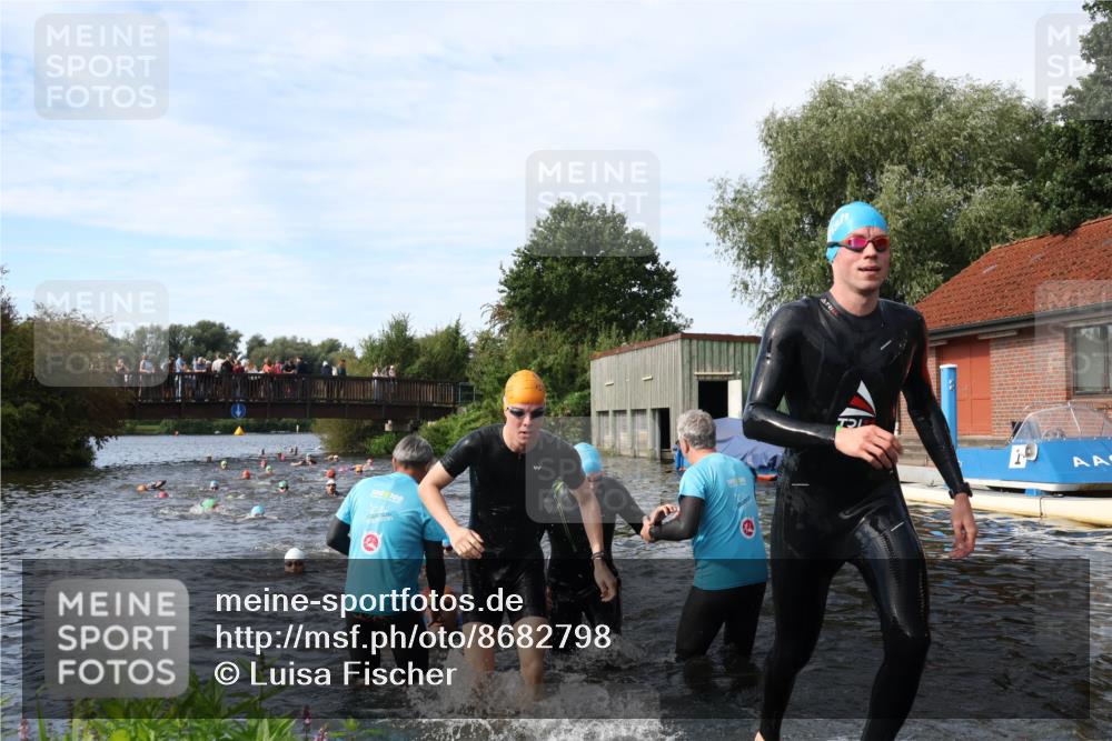 31.08.2025 - Elbe Triathlon Hamburg Luisa Fischer http://msf.ph/oto/8682798 31.08.2025 10:12:03 Schwimmen 943, 963, 981, 1016, 1020, 1031, 1039, 1076, 1080, 1086, 1158 meine-sportfotos.de