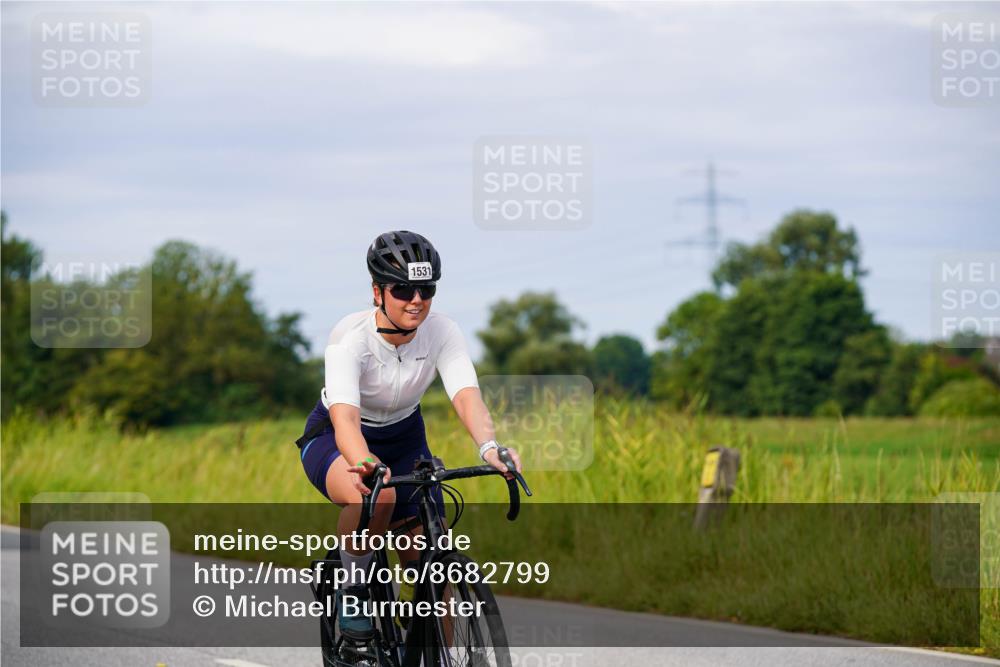 31.08.2025 - Elbe Triathlon Hamburg Michael Burmester http://msf.ph/oto/8682799 31.08.2025 11:06:05 Radfahren 1531, 1541, 1577 meine-sportfotos.de