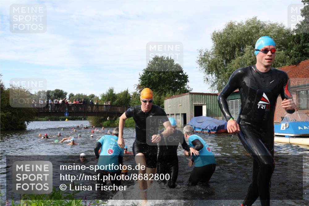 31.08.2025 - Elbe Triathlon Hamburg Luisa Fischer http://msf.ph/oto/8682800 31.08.2025 10:12:03 Schwimmen 943, 963, 981, 1016, 1020, 1031, 1039, 1076, 1080, 1086, 1158 meine-sportfotos.de