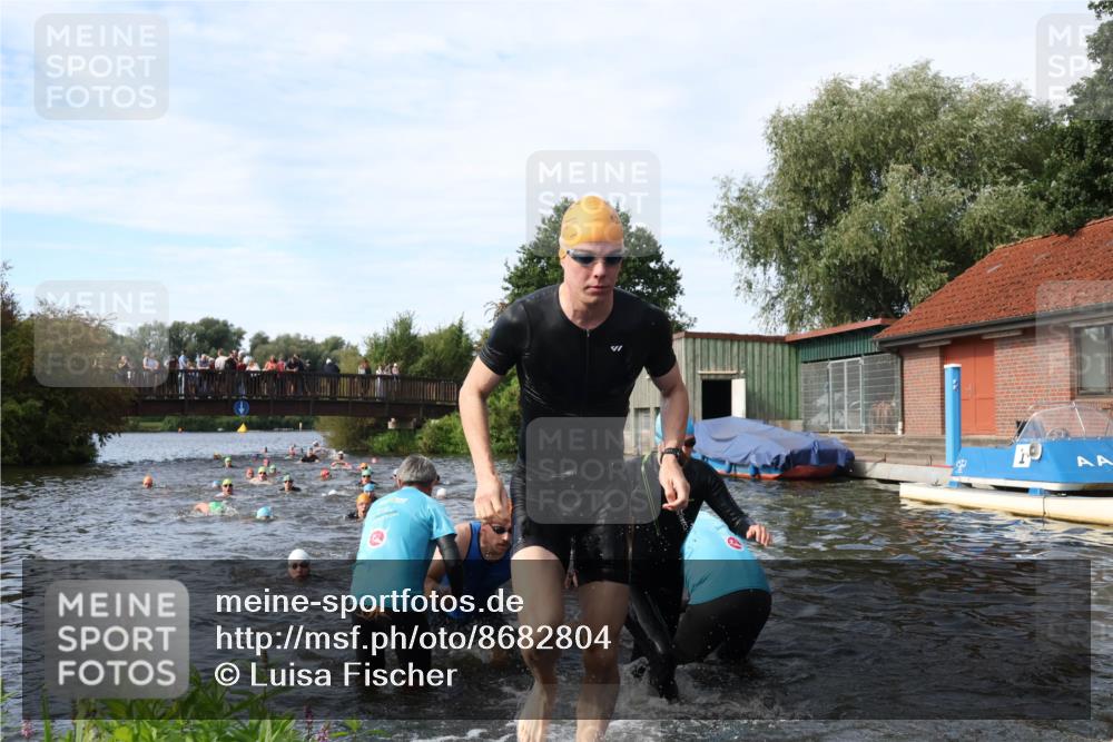 31.08.2025 - Elbe Triathlon Hamburg Luisa Fischer http://msf.ph/oto/8682804 31.08.2025 10:12:04 Schwimmen 937, 943, 963, 981, 1016, 1020, 1031, 1039, 1076, 1080, 1086, 1158 meine-sportfotos.de
