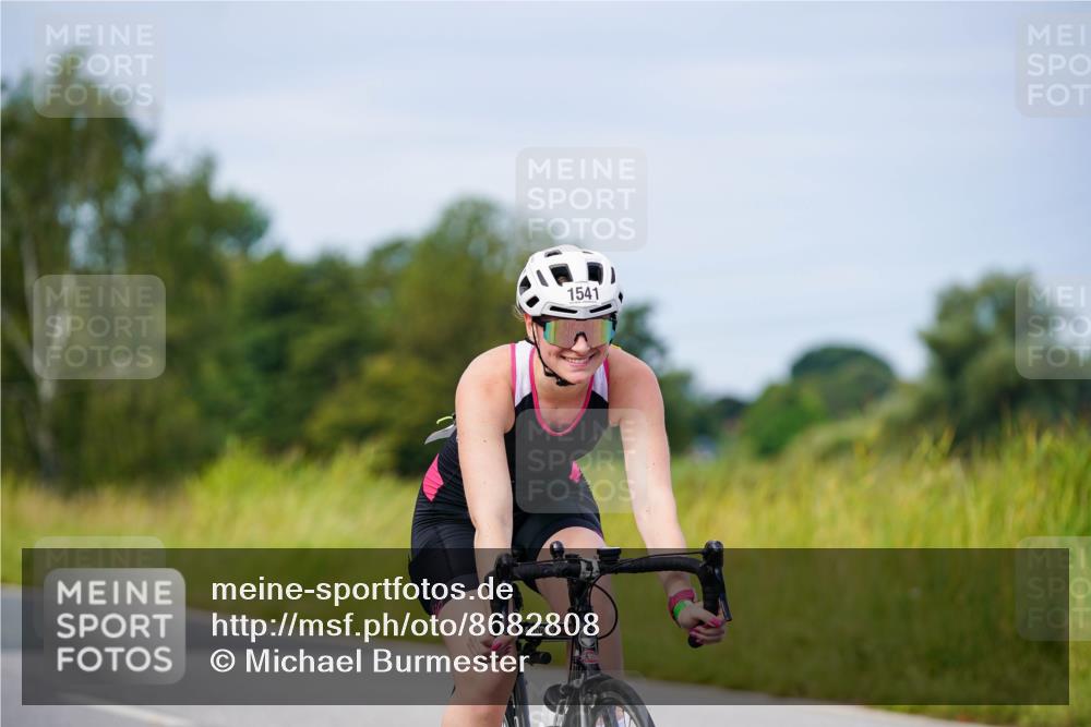 31.08.2025 - Elbe Triathlon Hamburg Michael Burmester http://msf.ph/oto/8682808 31.08.2025 11:06:11 Radfahren 1480, 1516, 1541 meine-sportfotos.de