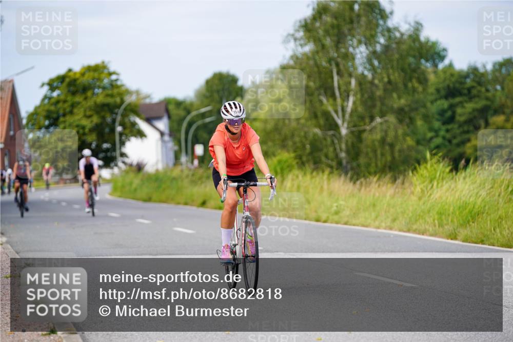 31.08.2025 - Elbe Triathlon Hamburg Michael Burmester http://msf.ph/oto/8682818 31.08.2025 11:06:16 Radfahren 1364, 1480, 1516, 1559 meine-sportfotos.de