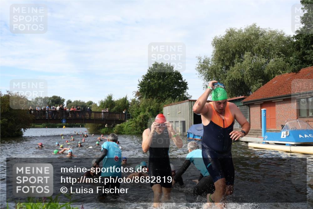 31.08.2025 - Elbe Triathlon Hamburg Luisa Fischer http://msf.ph/oto/8682819 31.08.2025 10:12:07 Schwimmen 937, 943, 963, 981, 1016, 1020, 1028, 1076, 1080, 1086, 1093, 1158 meine-sportfotos.de