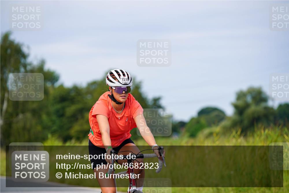 31.08.2025 - Elbe Triathlon Hamburg Michael Burmester http://msf.ph/oto/8682823 31.08.2025 11:06:17 Radfahren 1364, 1516, 1559 meine-sportfotos.de