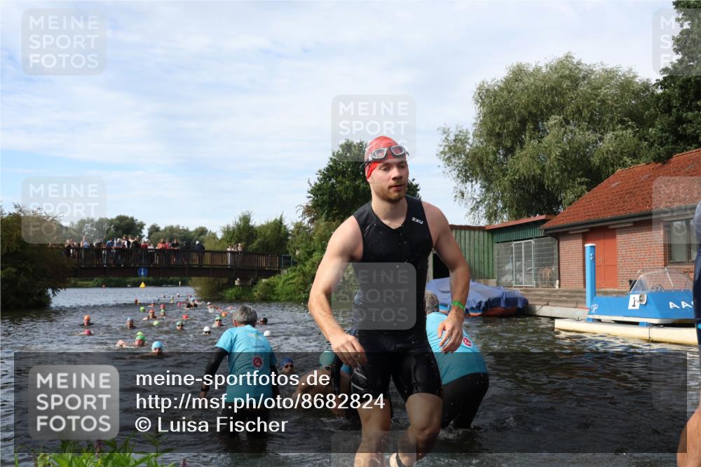 31.08.2025 - Elbe Triathlon Hamburg Luisa Fischer http://msf.ph/oto/8682824 31.08.2025 10:12:08 Schwimmen 937, 943, 963, 981, 1016, 1020, 1028, 1076, 1080, 1086, 1093, 1158 meine-sportfotos.de
