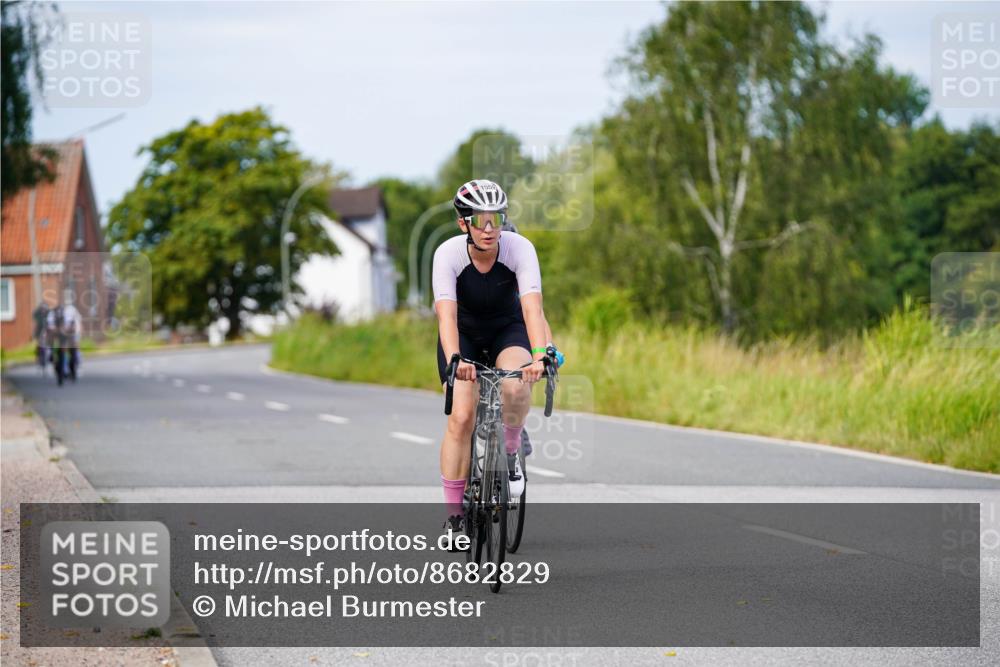 31.08.2025 - Elbe Triathlon Hamburg Michael Burmester http://msf.ph/oto/8682829 31.08.2025 11:06:21 Radfahren 1364, 1376, 1479, 1559 meine-sportfotos.de