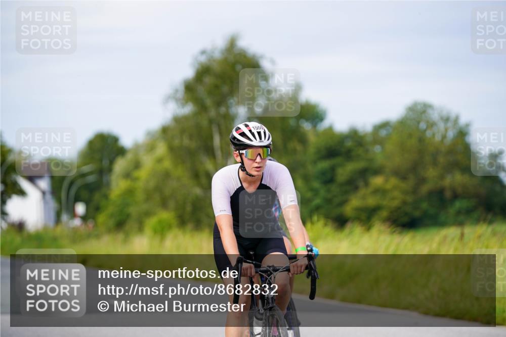 31.08.2025 - Elbe Triathlon Hamburg Michael Burmester http://msf.ph/oto/8682832 31.08.2025 11:06:21 Radfahren 1364, 1376, 1479, 1559 meine-sportfotos.de