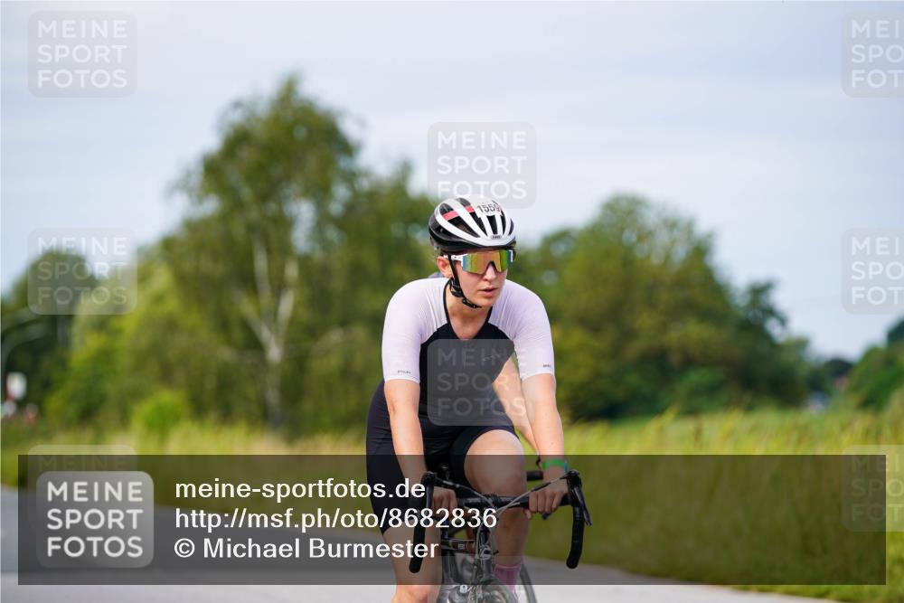 31.08.2025 - Elbe Triathlon Hamburg Michael Burmester http://msf.ph/oto/8682836 31.08.2025 11:06:22 Radfahren 1364, 1376, 1479, 1559 meine-sportfotos.de
