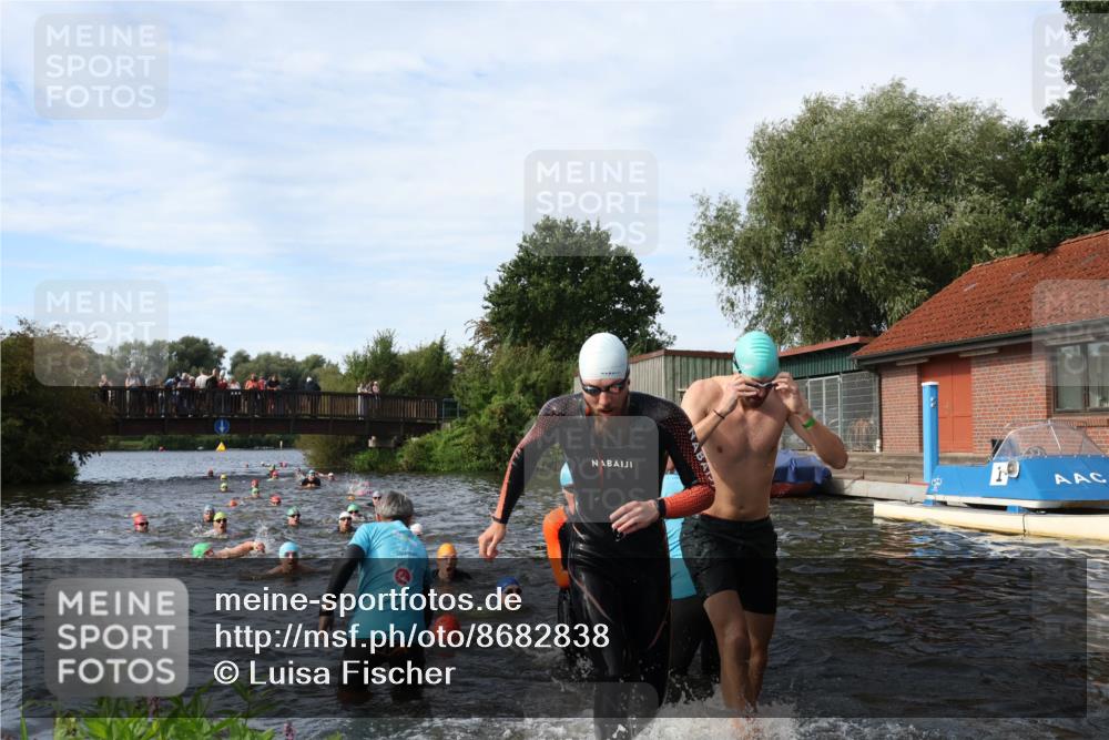 31.08.2025 - Elbe Triathlon Hamburg Luisa Fischer http://msf.ph/oto/8682838 31.08.2025 10:12:11 Schwimmen 937, 943, 970, 1016, 1020, 1028, 1062, 1080, 1086, 1093, 1158 meine-sportfotos.de