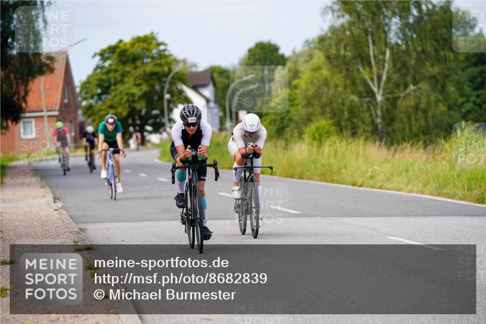 31.08.2025 - Elbe Triathlon Hamburg Michael Burmester http://msf.ph/oto/8682839 31.08.2025 11:06:27 Radfahren 1354, 1376, 1479, 1590 meine-sportfotos.de