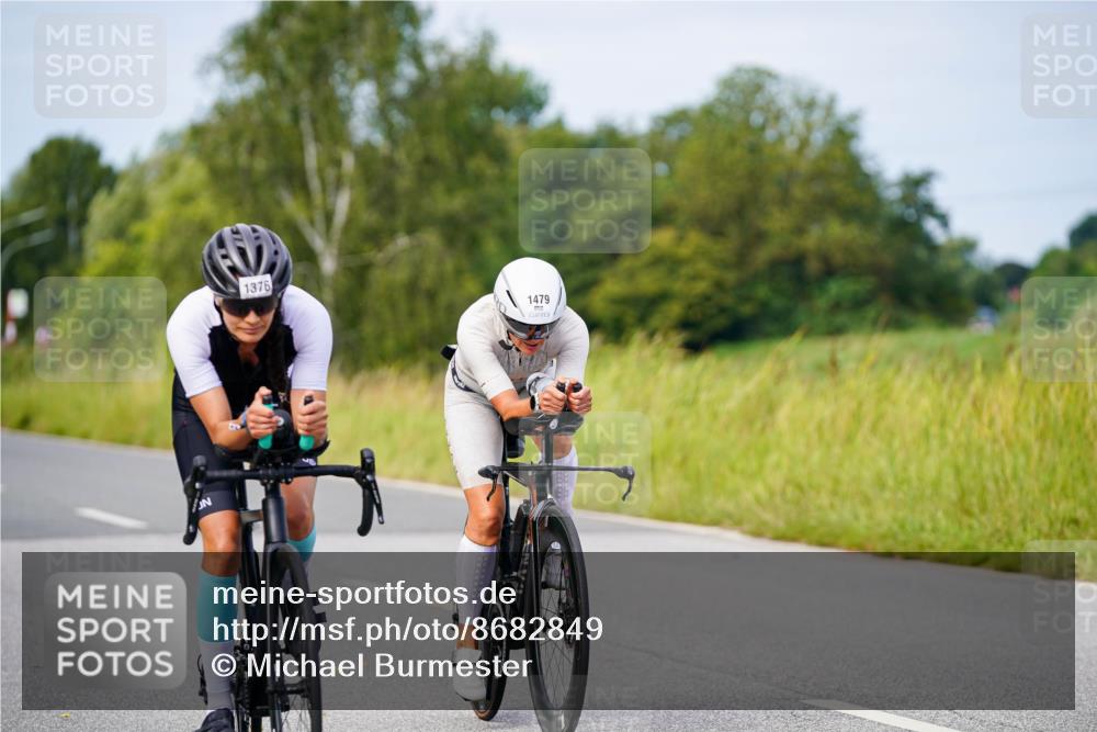 31.08.2025 - Elbe Triathlon Hamburg Michael Burmester http://msf.ph/oto/8682849 31.08.2025 11:06:28 Radfahren 1257, 1354, 1376, 1479, 1590 meine-sportfotos.de