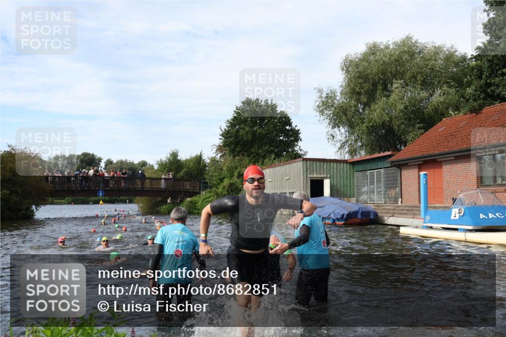 31.08.2025 - Elbe Triathlon Hamburg Luisa Fischer http://msf.ph/oto/8682851 31.08.2025 10:12:14 Schwimmen 937, 954, 970, 1003, 1016, 1020, 1028, 1062, 1080, 1093 meine-sportfotos.de