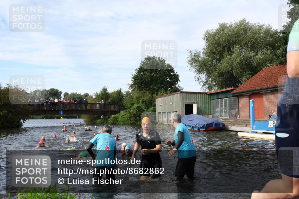 31.08.2025 - Elbe Triathlon Hamburg Luisa Fischer http://msf.ph/oto/8682862 31.08.2025 10:12:17 Schwimmen 937, 954, 970, 989, 1003, 1020, 1028, 1062, 1080, 1093 meine-sportfotos.de