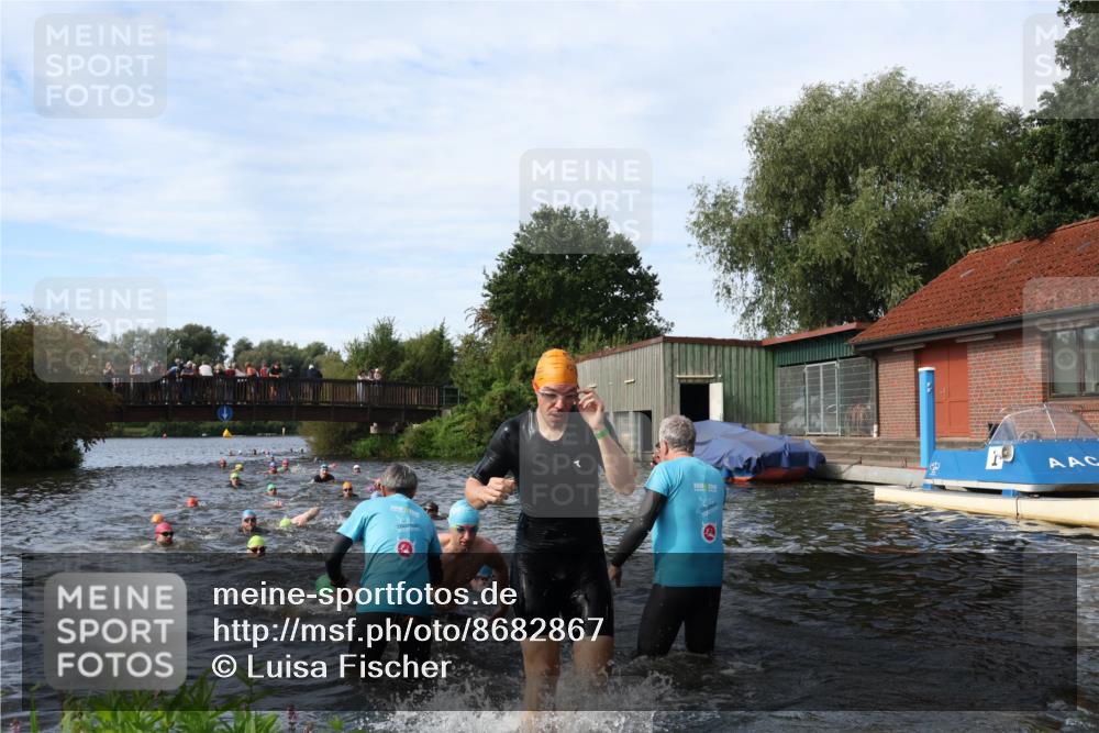 31.08.2025 - Elbe Triathlon Hamburg Luisa Fischer http://msf.ph/oto/8682867 31.08.2025 10:12:18 Schwimmen 937, 954, 970, 989, 1003, 1007, 1028, 1062, 1093 meine-sportfotos.de