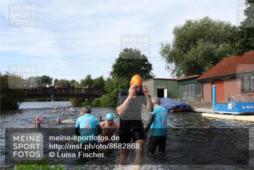 31.08.2025 - Elbe Triathlon Hamburg Luisa Fischer http://msf.ph/oto/8682868 31.08.2025 10:12:18 Schwimmen 937, 954, 970, 989, 1003, 1007, 1028, 1062, 1093 meine-sportfotos.de