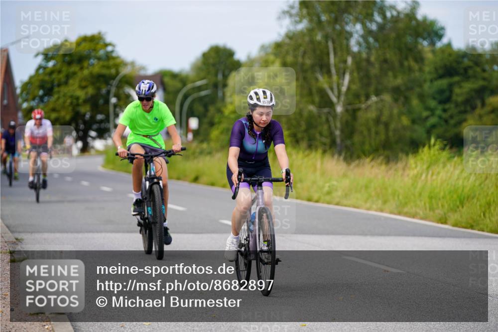 31.08.2025 - Elbe Triathlon Hamburg Michael Burmester http://msf.ph/oto/8682897 31.08.2025 11:06:53 Radfahren 1172, 1333, 1578, 1605 meine-sportfotos.de