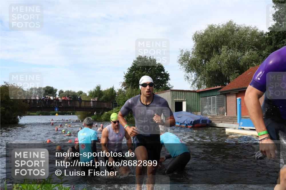 31.08.2025 - Elbe Triathlon Hamburg Luisa Fischer http://msf.ph/oto/8682899 31.08.2025 10:12:27 Schwimmen 948, 954, 958, 989, 994, 1003, 1007, 1056, 1067, 1075, 1092 meine-sportfotos.de