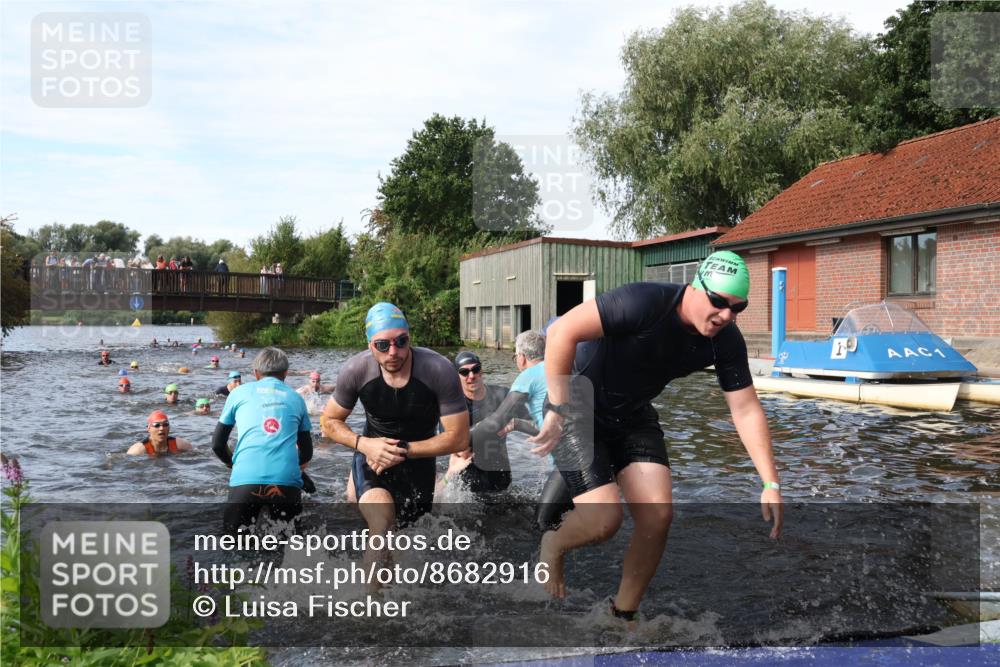 31.08.2025 - Elbe Triathlon Hamburg Luisa Fischer http://msf.ph/oto/8682916 31.08.2025 10:12:33 Schwimmen 935, 948, 951, 958, 994, 997, 1013, 1018, 1056, 1067, 1075, 1092 meine-sportfotos.de