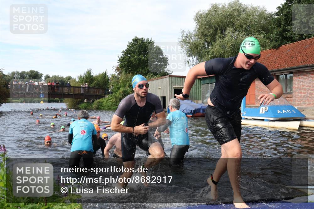 31.08.2025 - Elbe Triathlon Hamburg Luisa Fischer http://msf.ph/oto/8682917 31.08.2025 10:12:33 Schwimmen 935, 948, 951, 958, 994, 997, 1013, 1018, 1056, 1067, 1075, 1092 meine-sportfotos.de