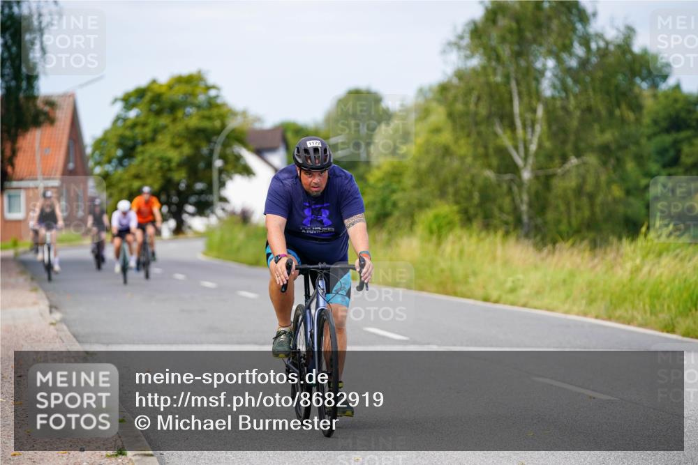 31.08.2025 - Elbe Triathlon Hamburg Michael Burmester http://msf.ph/oto/8682919 31.08.2025 11:06:59 Radfahren 952, 1172, 1333, 1561 meine-sportfotos.de