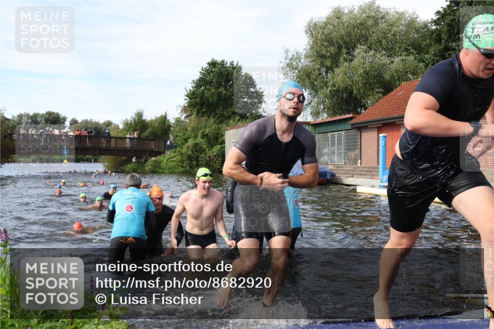 31.08.2025 - Elbe Triathlon Hamburg Luisa Fischer http://msf.ph/oto/8682920 31.08.2025 10:12:34 Schwimmen 935, 948, 951, 958, 994, 997, 1013, 1018, 1056, 1067, 1075 meine-sportfotos.de