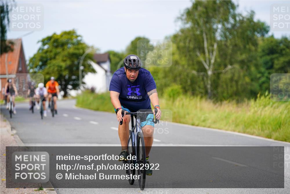 31.08.2025 - Elbe Triathlon Hamburg Michael Burmester http://msf.ph/oto/8682922 31.08.2025 11:06:59 Radfahren 952, 1172, 1333, 1561 meine-sportfotos.de