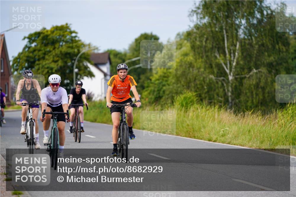 31.08.2025 - Elbe Triathlon Hamburg Michael Burmester http://msf.ph/oto/8682929 31.08.2025 11:07:03 Radfahren 952, 1172, 1477, 1556, 1561, 1618 meine-sportfotos.de