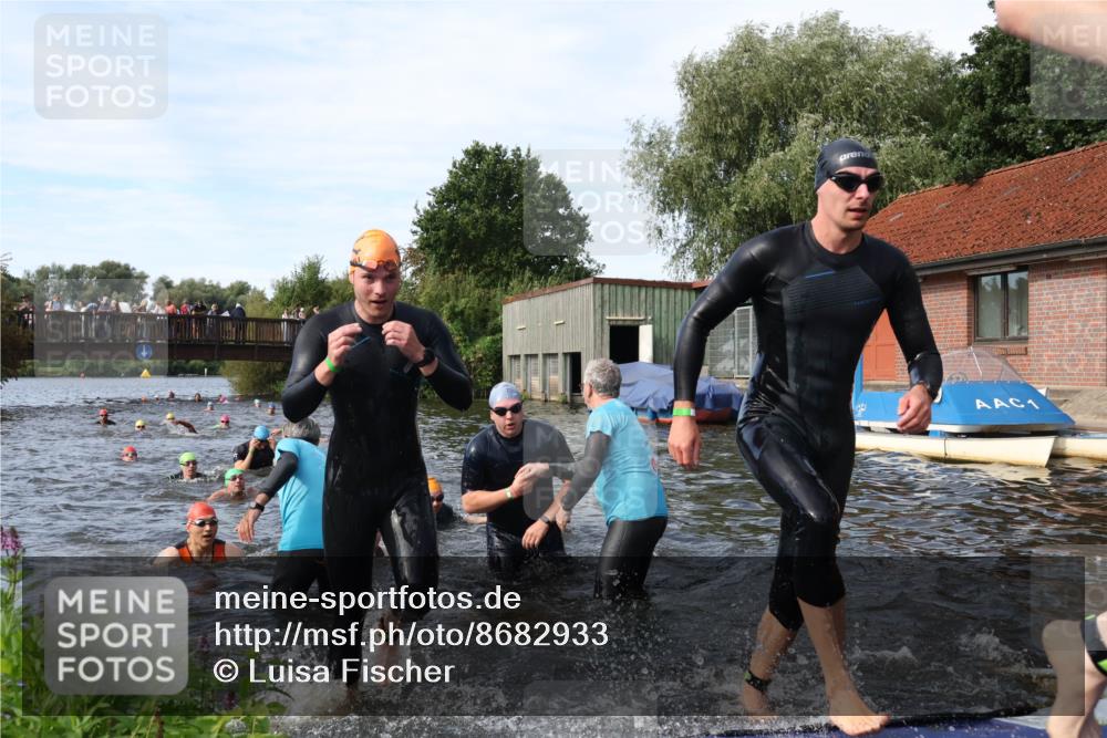31.08.2025 - Elbe Triathlon Hamburg Luisa Fischer http://msf.ph/oto/8682933 31.08.2025 10:12:36 Schwimmen 935, 948, 951, 958, 997, 1013, 1018, 1026, 1056, 1067, 1075 meine-sportfotos.de