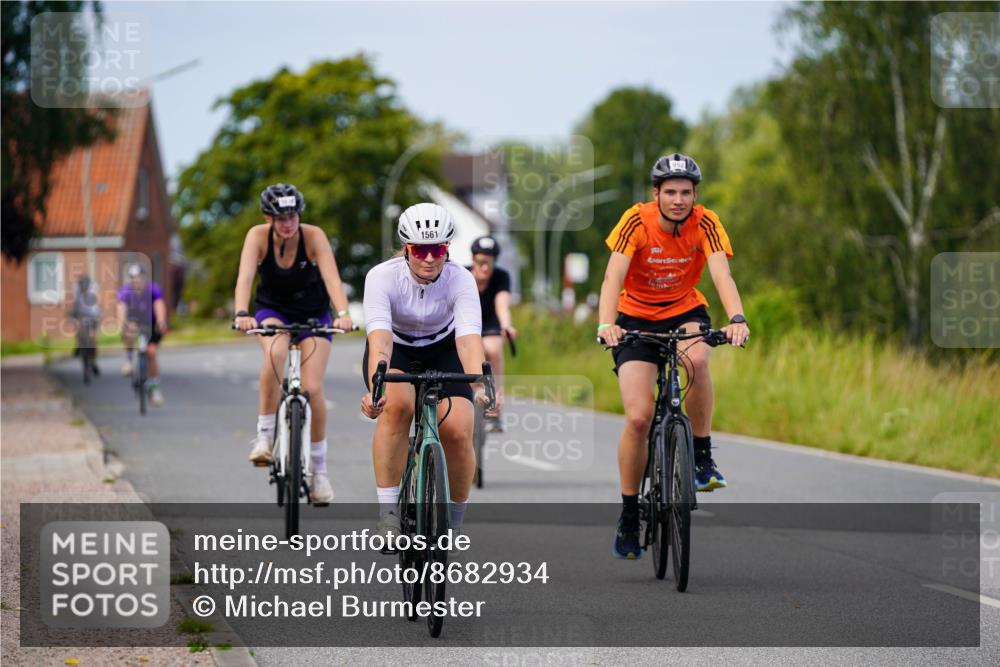 31.08.2025 - Elbe Triathlon Hamburg Michael Burmester http://msf.ph/oto/8682934 31.08.2025 11:07:04 Radfahren 952, 1477, 1556, 1561, 1618 meine-sportfotos.de