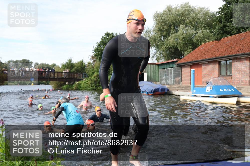31.08.2025 - Elbe Triathlon Hamburg Luisa Fischer http://msf.ph/oto/8682937 31.08.2025 10:12:37 Schwimmen 935, 948, 951, 958, 997, 1013, 1018, 1026, 1056, 1075 meine-sportfotos.de