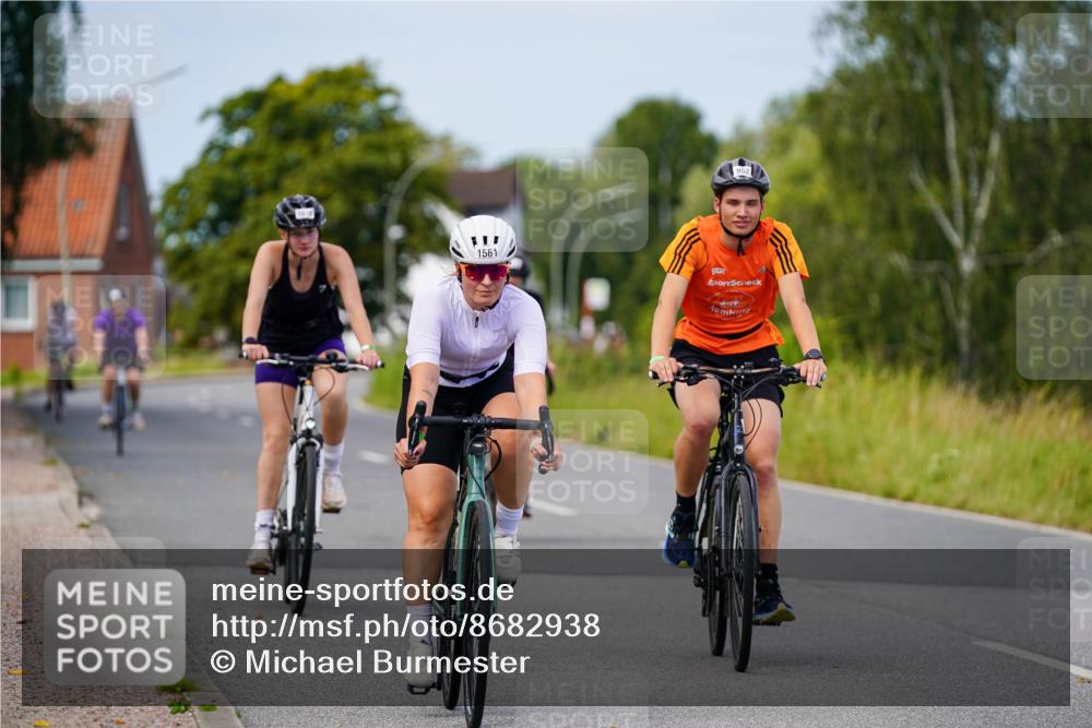 31.08.2025 - Elbe Triathlon Hamburg Michael Burmester http://msf.ph/oto/8682938 31.08.2025 11:07:04 Radfahren 952, 1477, 1556, 1561, 1618 meine-sportfotos.de