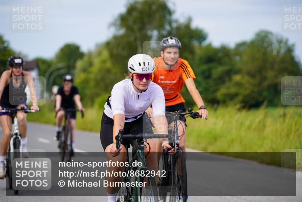 31.08.2025 - Elbe Triathlon Hamburg Michael Burmester http://msf.ph/oto/8682942 31.08.2025 11:07:05 Radfahren 952, 1477, 1556, 1561, 1618 meine-sportfotos.de