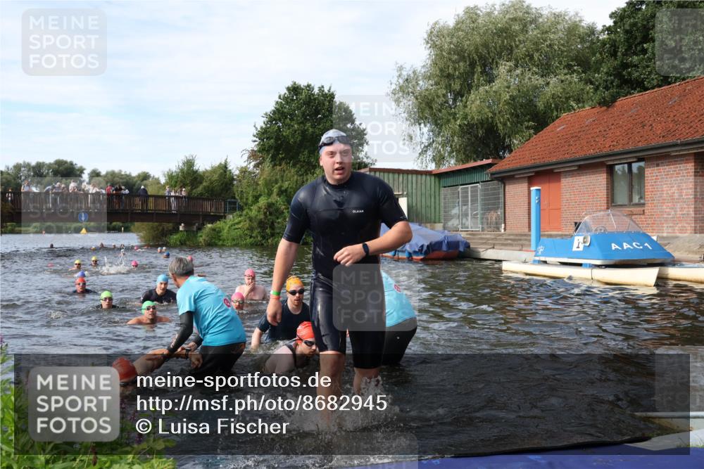 31.08.2025 - Elbe Triathlon Hamburg Luisa Fischer http://msf.ph/oto/8682945 31.08.2025 10:12:39 Schwimmen 935, 948, 951, 973, 997, 1013, 1018, 1026, 1075, 1088 meine-sportfotos.de