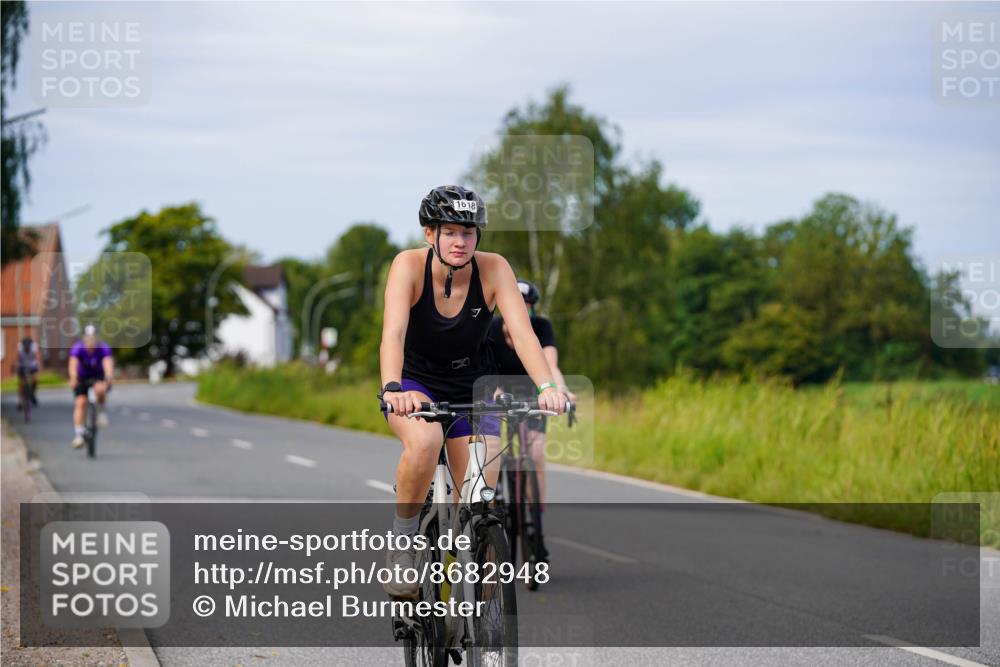 31.08.2025 - Elbe Triathlon Hamburg Michael Burmester http://msf.ph/oto/8682948 31.08.2025 11:07:06 Radfahren 952, 1477, 1556, 1561, 1618 meine-sportfotos.de