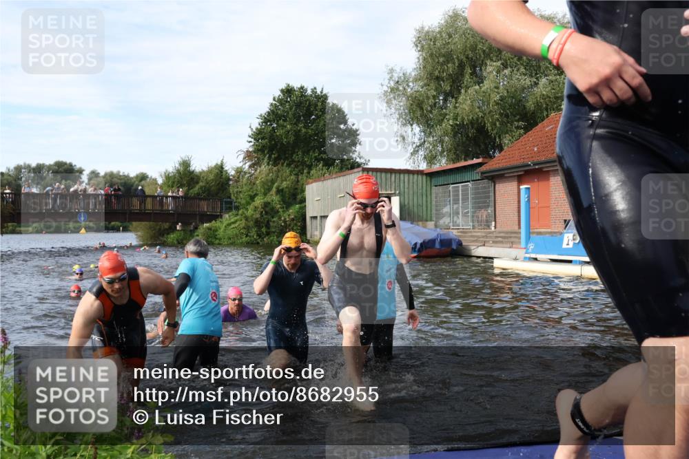 31.08.2025 - Elbe Triathlon Hamburg Luisa Fischer http://msf.ph/oto/8682955 31.08.2025 10:12:41 Schwimmen 935, 951, 964, 972, 973, 997, 1013, 1018, 1026, 1075, 1088 meine-sportfotos.de