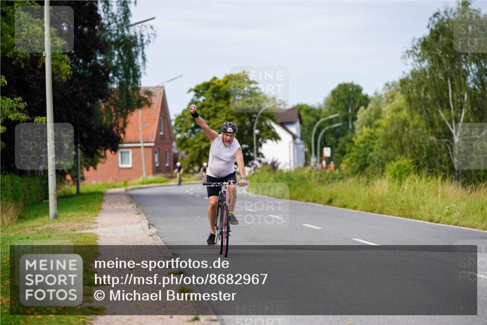 31.08.2025 - Elbe Triathlon Hamburg Michael Burmester http://msf.ph/oto/8682967 31.08.2025 11:07:12 Radfahren 1340, 1477 meine-sportfotos.de