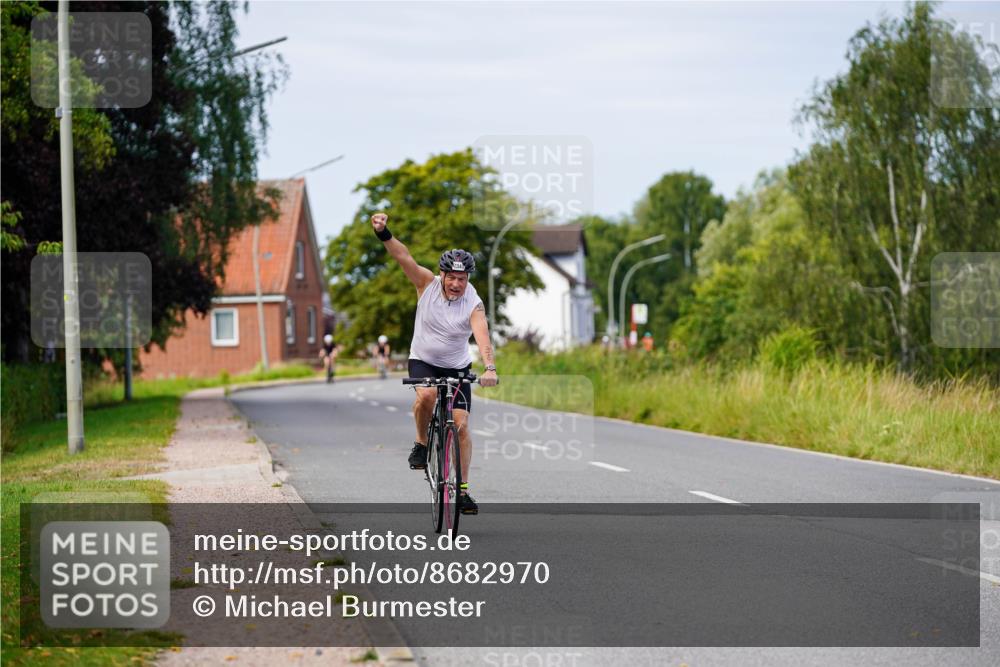 31.08.2025 - Elbe Triathlon Hamburg Michael Burmester http://msf.ph/oto/8682970 31.08.2025 11:07:12 Radfahren 1340, 1477 meine-sportfotos.de