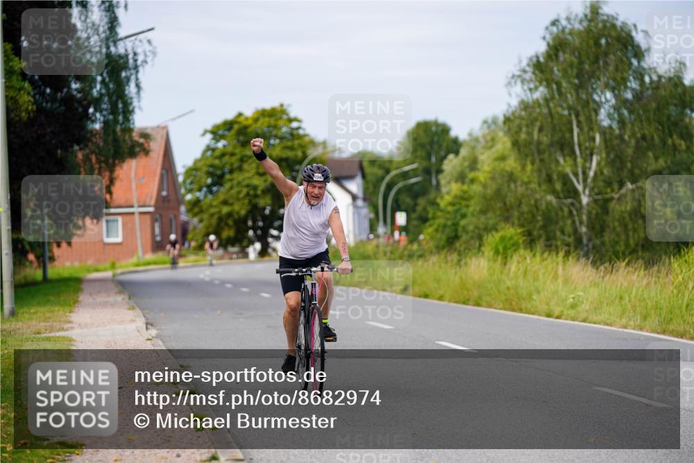 31.08.2025 - Elbe Triathlon Hamburg Michael Burmester http://msf.ph/oto/8682974 31.08.2025 11:07:13 Radfahren 1340, 1477 meine-sportfotos.de