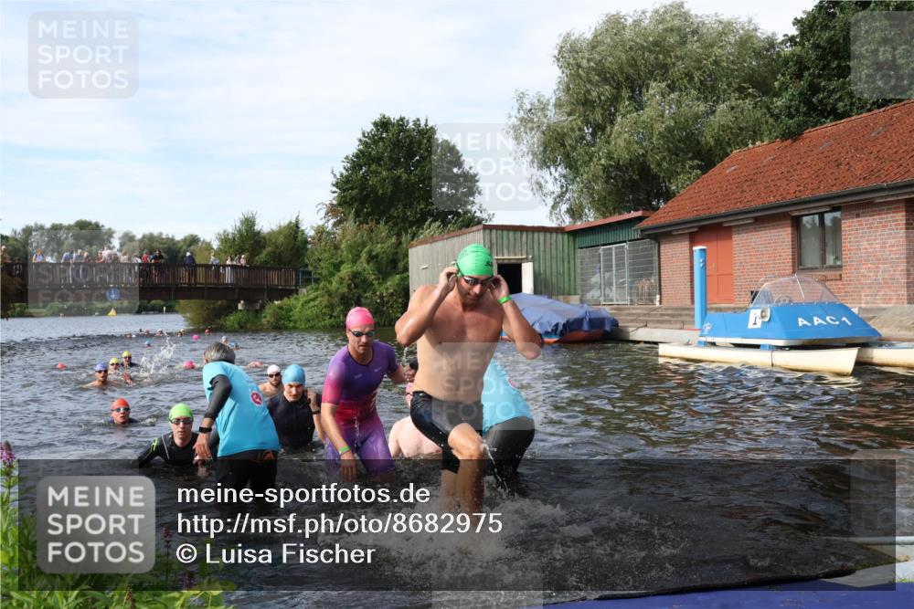 31.08.2025 - Elbe Triathlon Hamburg Luisa Fischer http://msf.ph/oto/8682975 31.08.2025 10:12:45 Schwimmen 935, 951, 964, 966, 972, 973, 997, 1018, 1026, 1088 meine-sportfotos.de