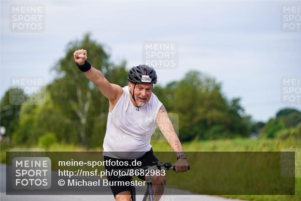 31.08.2025 - Elbe Triathlon Hamburg Michael Burmester http://msf.ph/oto/8682983 31.08.2025 11:07:15 Radfahren 1340 meine-sportfotos.de