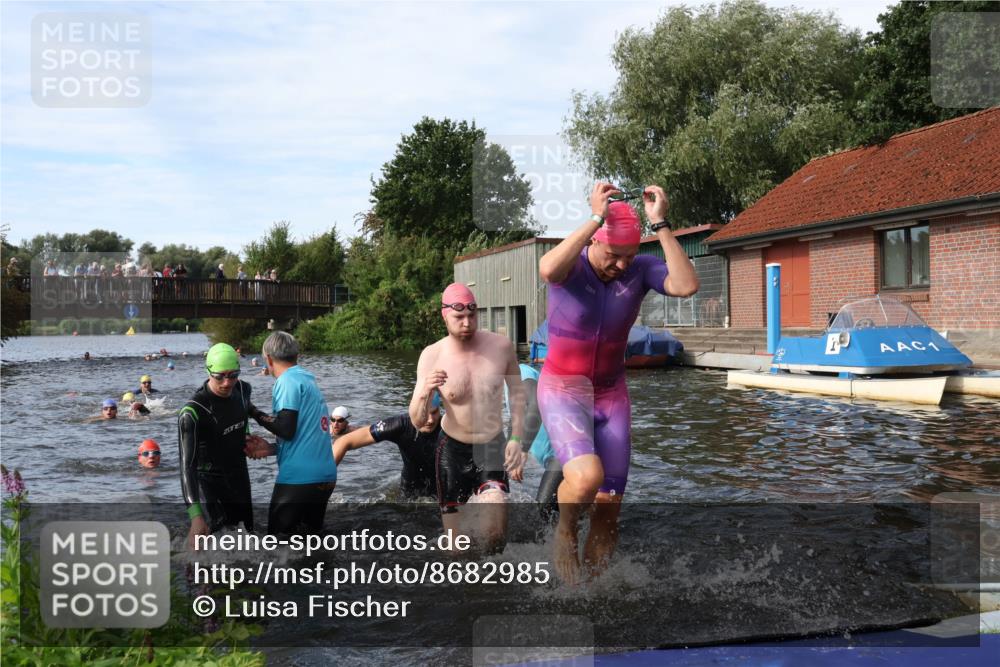 31.08.2025 - Elbe Triathlon Hamburg Luisa Fischer http://msf.ph/oto/8682985 31.08.2025 10:12:47 Schwimmen 935, 964, 966, 972, 973, 997, 1018, 1026, 1047, 1088 meine-sportfotos.de