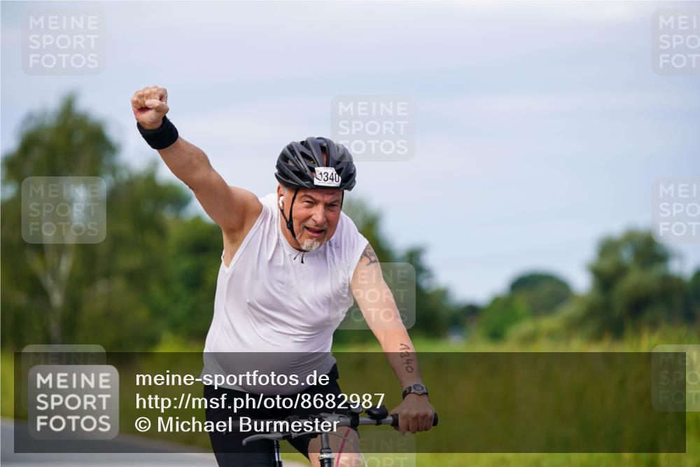 31.08.2025 - Elbe Triathlon Hamburg Michael Burmester http://msf.ph/oto/8682987 31.08.2025 11:07:15 Radfahren 1340 meine-sportfotos.de
