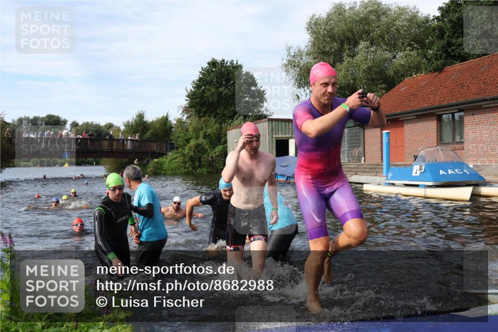 31.08.2025 - Elbe Triathlon Hamburg Luisa Fischer http://msf.ph/oto/8682988 31.08.2025 10:12:47 Schwimmen 935, 964, 966, 972, 973, 997, 1018, 1026, 1047, 1088 meine-sportfotos.de