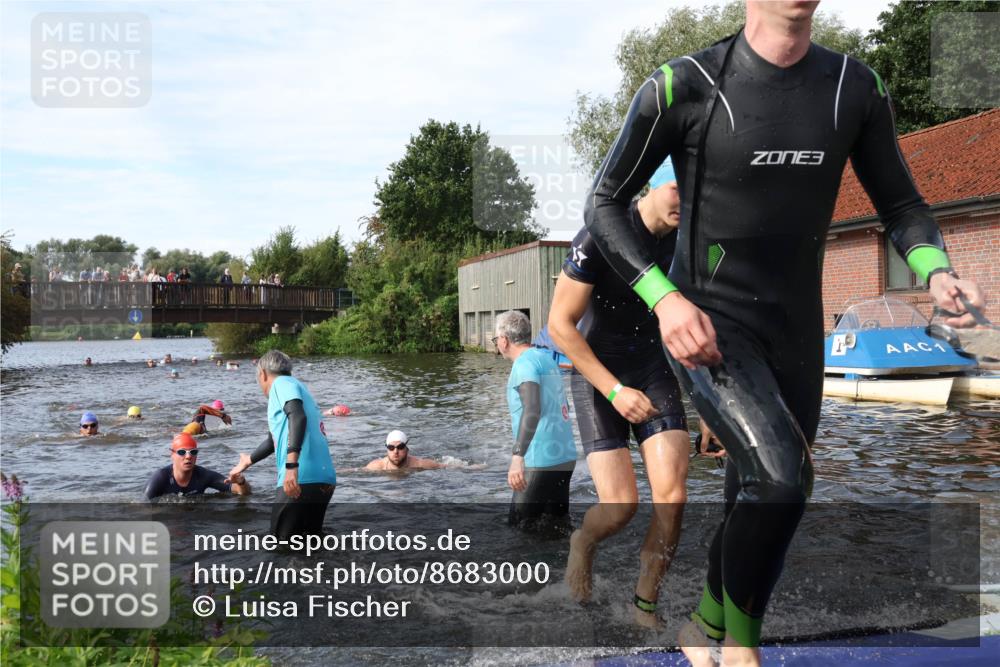 31.08.2025 - Elbe Triathlon Hamburg Luisa Fischer http://msf.ph/oto/8683000 31.08.2025 10:12:50 Schwimmen 964, 966, 972, 973, 1026, 1047, 1088 meine-sportfotos.de