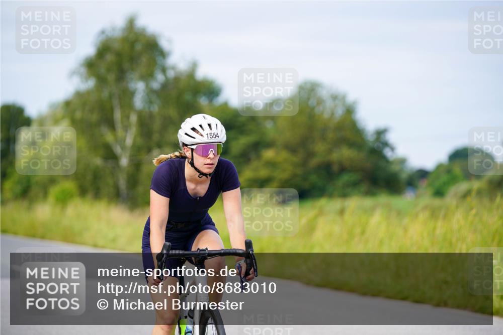 31.08.2025 - Elbe Triathlon Hamburg Michael Burmester http://msf.ph/oto/8683010 31.08.2025 11:07:31 Radfahren 1294, 1554, 1611 meine-sportfotos.de