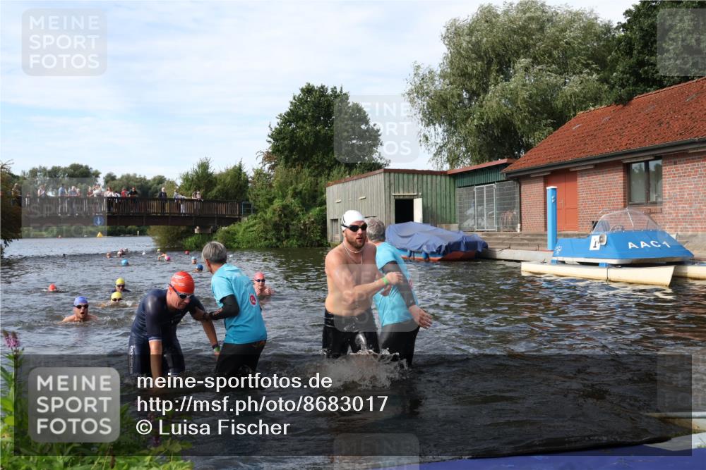 31.08.2025 - Elbe Triathlon Hamburg Luisa Fischer http://msf.ph/oto/8683017 31.08.2025 10:12:53 Schwimmen 964, 966, 972, 1047, 1094 meine-sportfotos.de